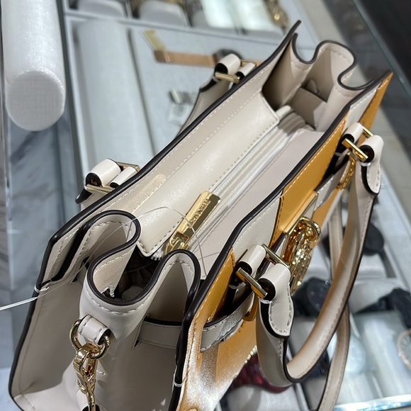 MICHAEL KORS Hamilton Small Two-Tone Satchel
COLOR GOLDEN ROD MULTI
NWT - Picture 9 of 16